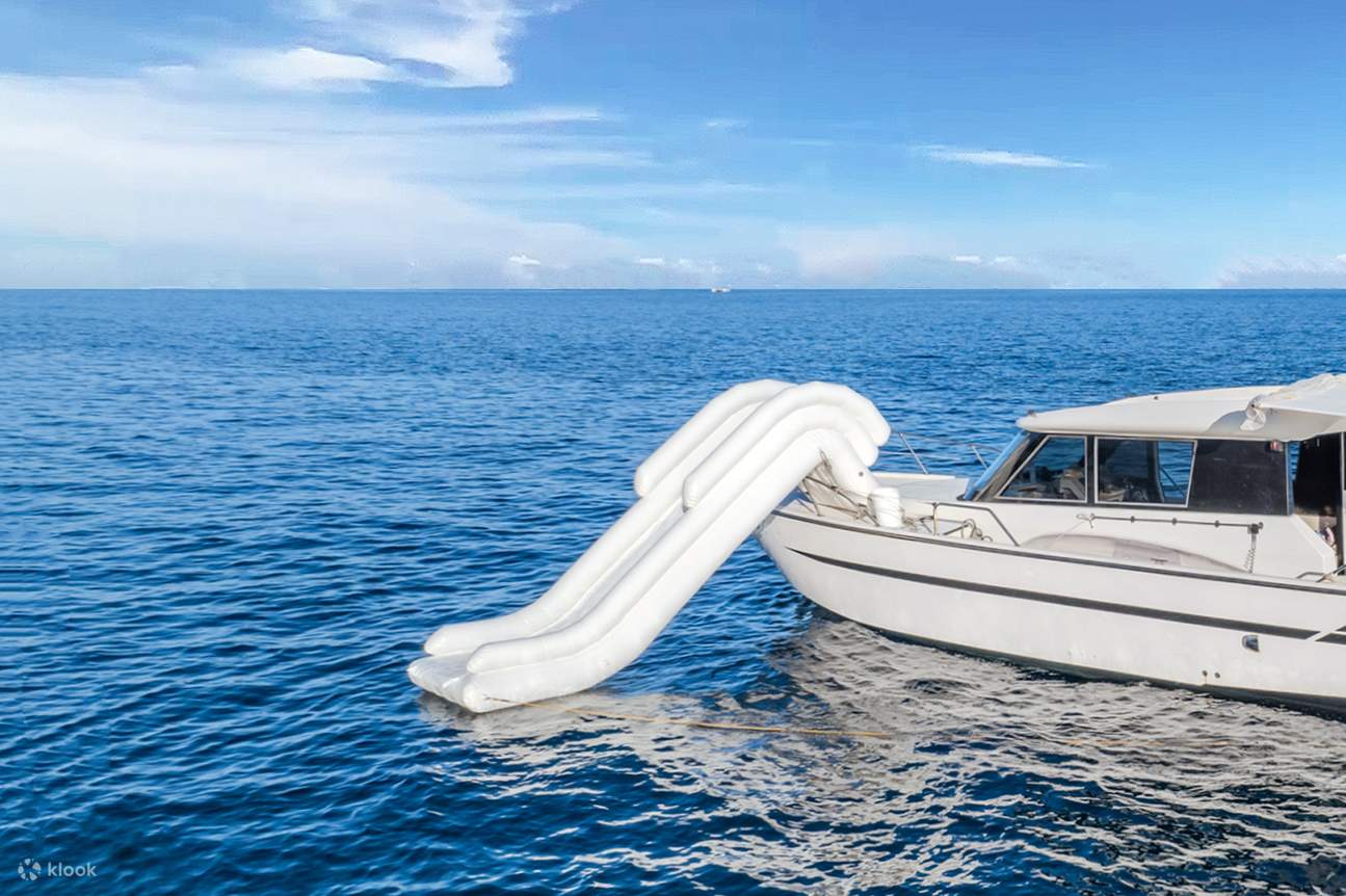 Lancha motora de velocidad (14-17 personas)